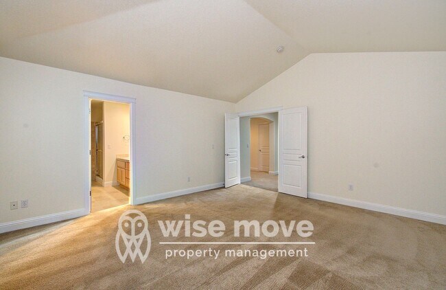 Building Photo - East Vancouver- Beautiful 5 bedroom