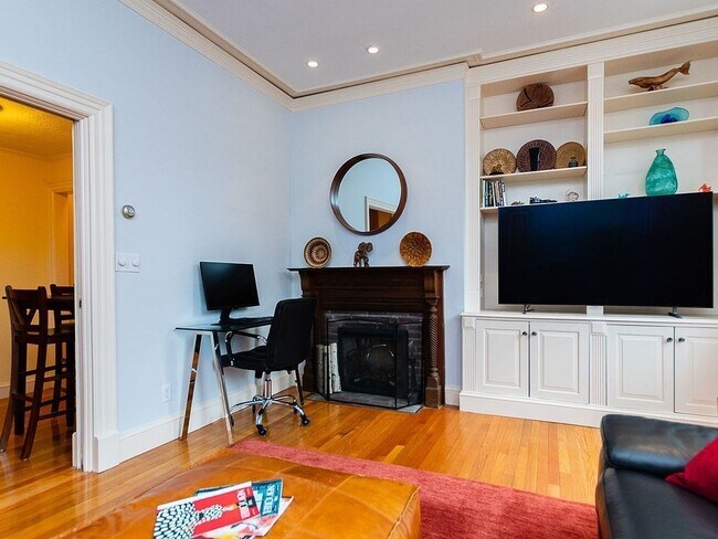 Building Photo - 105 Marlborough St