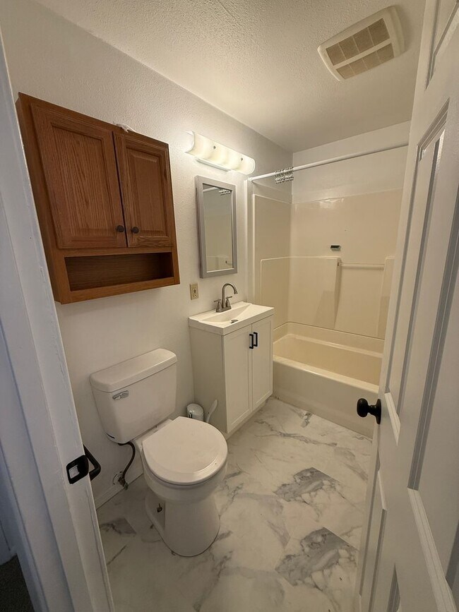 Building Photo - Houston 1536/1538