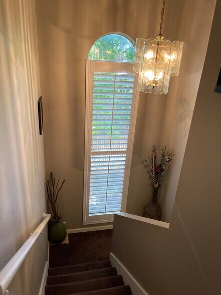 Stairway landing - 59 Meadowbrook Ave