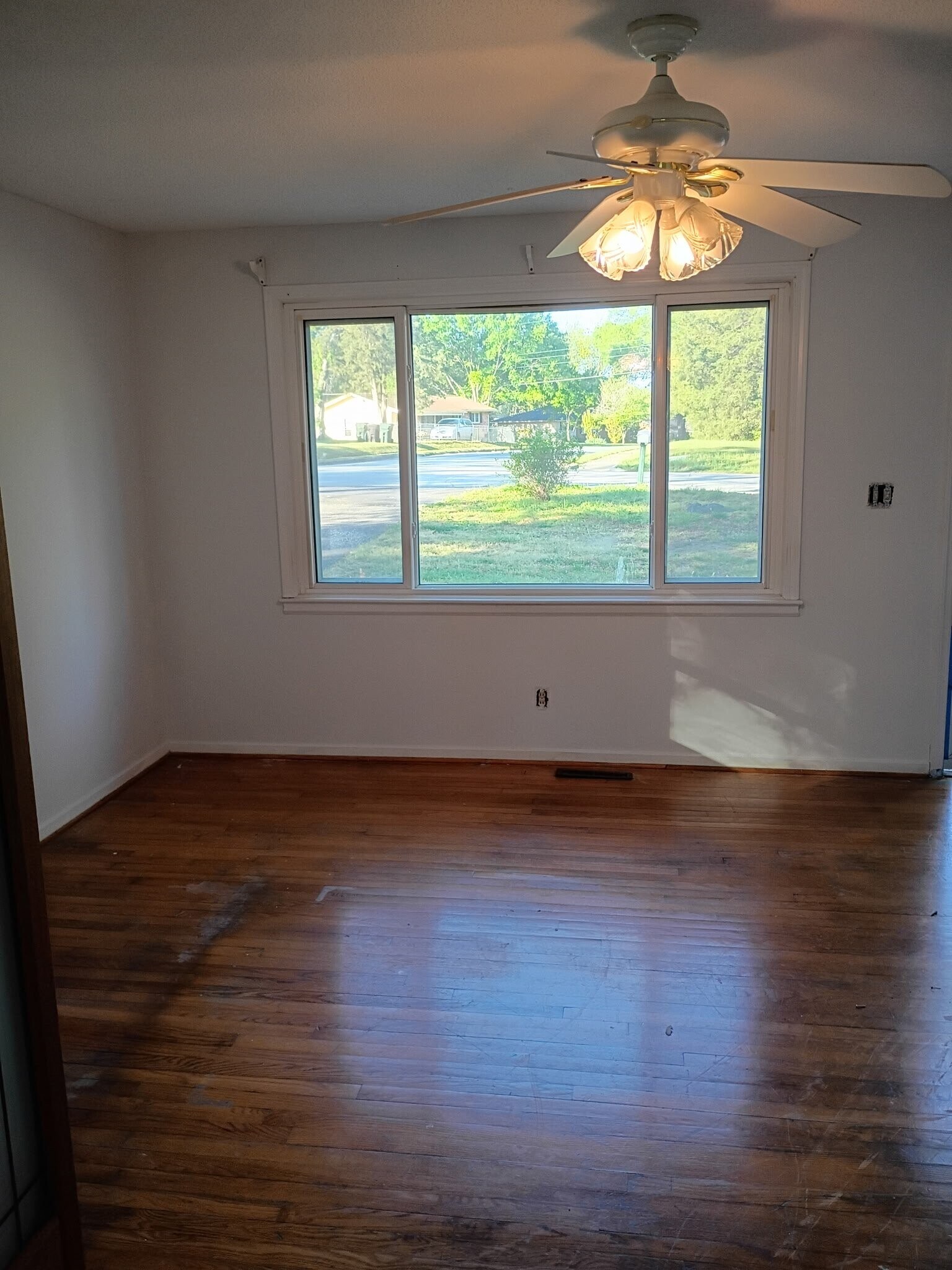 Building Photo - 1502 Woodhaven Rd