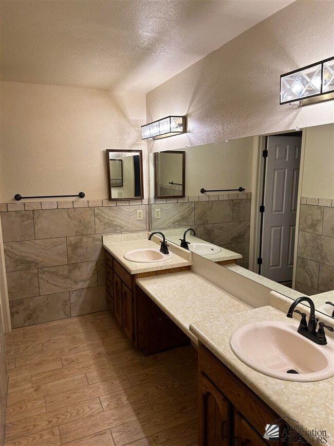 Building Photo - 2662 S Los Amigos Dr