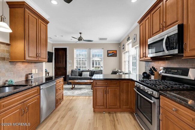 Building Photo - 120 10th Ave