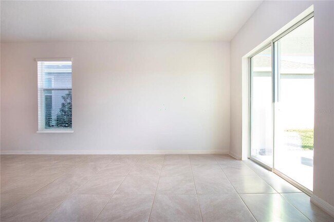 Building Photo - 3513 Hilltop Cir