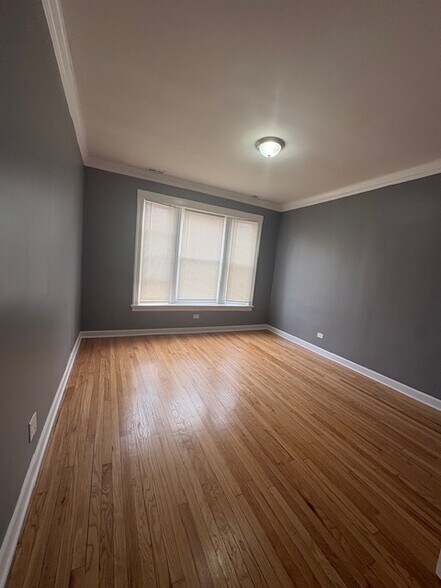 Building Photo - 6948 S Dorchester Ave