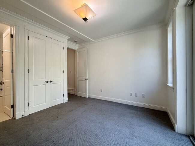 Building Photo - 3316 California St