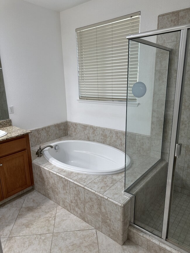 Building Photo - 91 W Recreo Ct