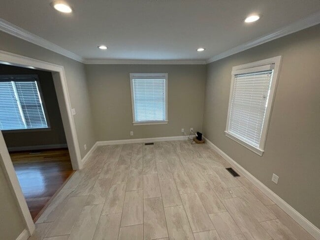 Building Photo - 4881 Oak Level Rd