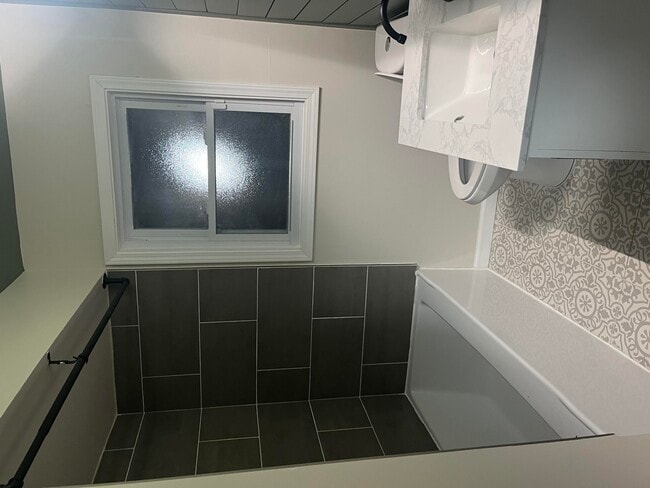 Building Photo - 19186 Sunderland Rd