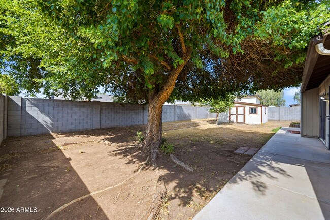 Building Photo - 8520 W Alice Ave