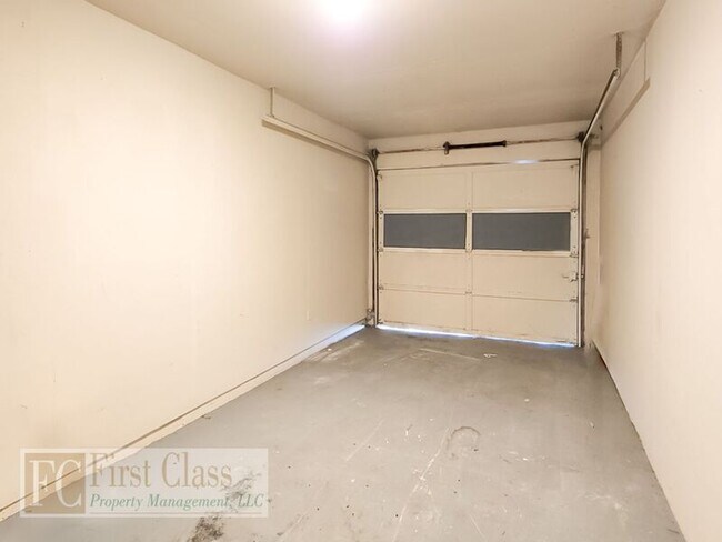 Building Photo - 3022 SE 38th Ct