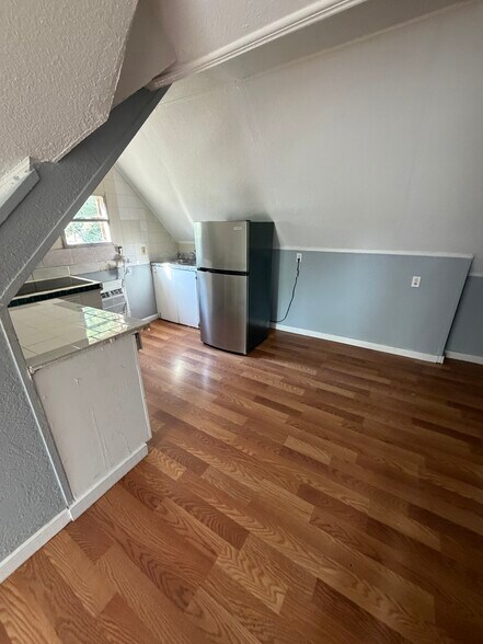Building Photo - 120 S 32nd St