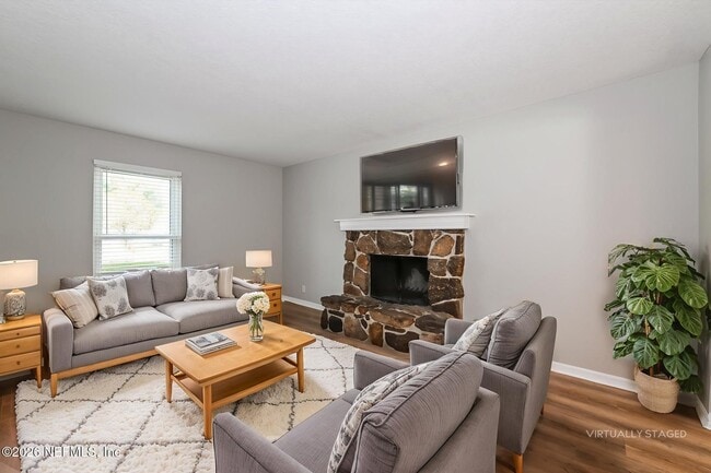 Building Photo - 1077 Kings Rd