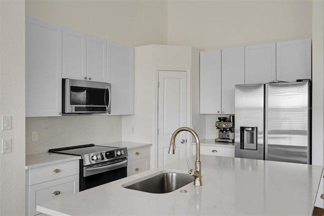 Building Photo - 2888 Phoenix Palm Terrace