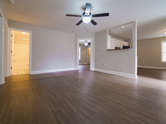 Building Photo - "Charming 3-Bedroom Retreat with 2 Full Baths in Gastonia - Your Cozy Haven Awaits!"