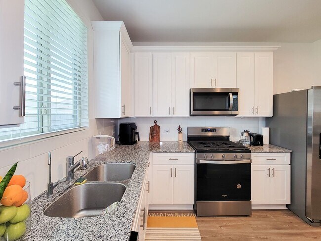 Building Photo - Ready to move in! The Granville floor plan...