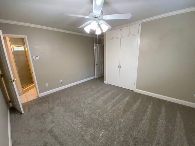 Building Photo - Spacious home in Green Acres coming soon!