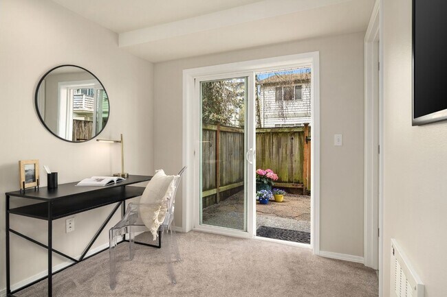 Building Photo - 3Bd/2.25Ba Seattle Townhouse