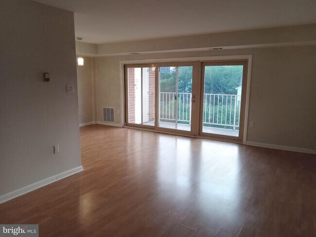Building Photo - 5250 Valley Forge Dr