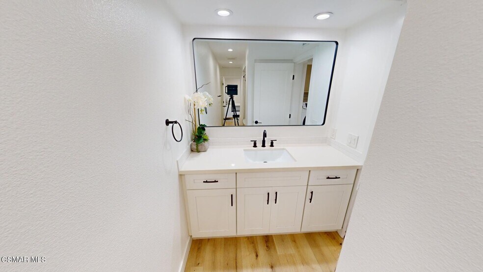 Building Photo - 416 Shoreview Dr