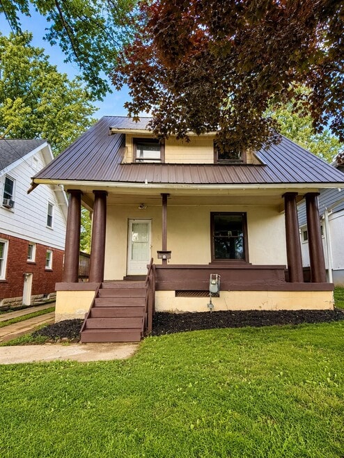 Building Photo - 142 Western Ave