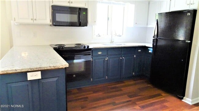 Building Photo - 1410 Monticello Dr