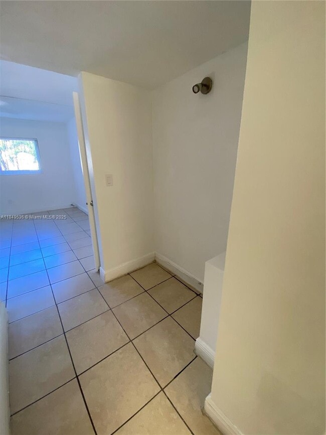Building Photo - 7505 SW 82nd St