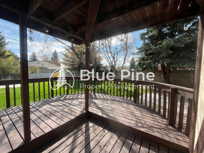 Building Photo - 3267 Merlin Dr