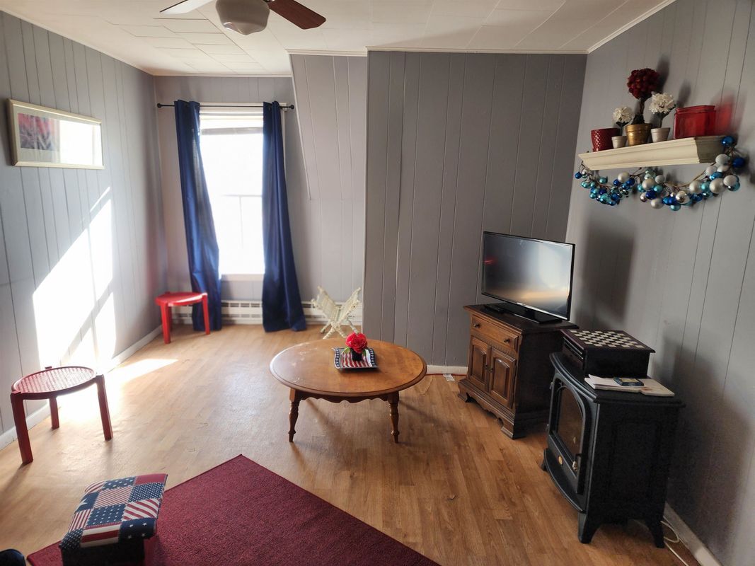 Building Photo - 6 Hager Ln