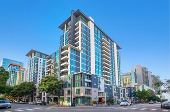 Building Photo - 425 W Beech St