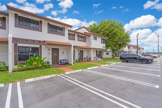 Building Photo - 5725 SW 132nd Ct