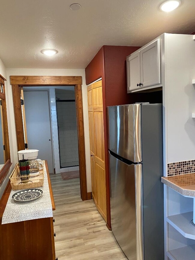 Building Photo - 444 E Montezuma Ave