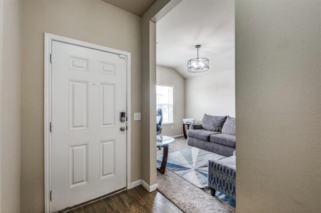 Building Photo - 405 Camellia Dr