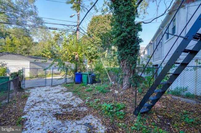 Building Photo - 616 N Woodington Rd