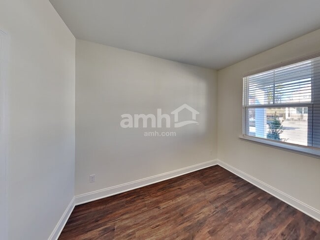Building Photo - 2023 Williamshire Ln