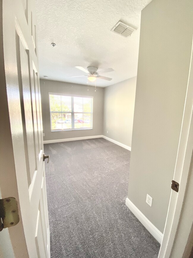 Building Photo - 4956 Luge Ln