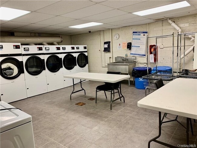 Building Photo - 1 Vincent Rd