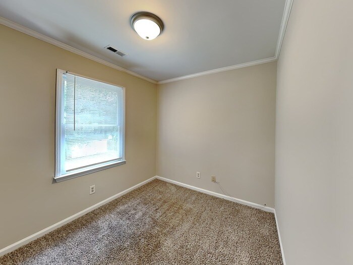 Building Photo - 2818 Dellinger Dr
