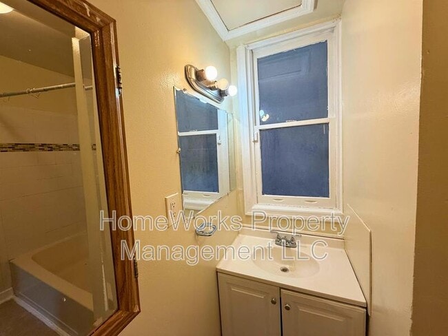 Building Photo - 3401 Woodbrook Ave