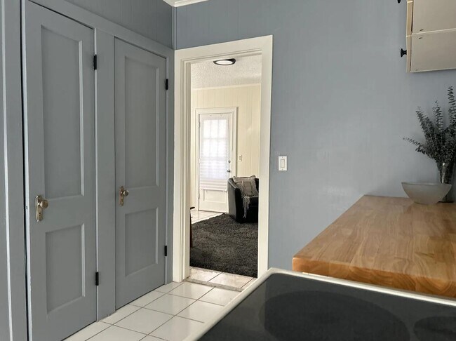 Building Photo - 707 2nd Ave S