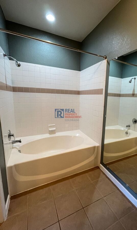 Building Photo - 2302 Owens Ave