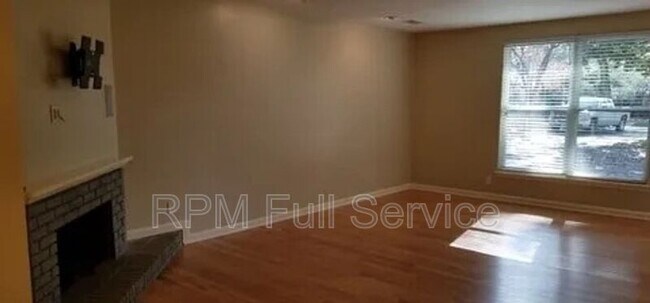 Building Photo - 5000 McMurray Ct