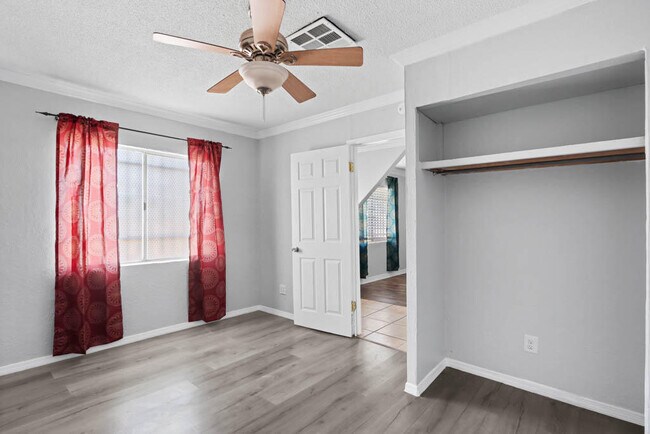Building Photo - 1260 Las Pompas Rd