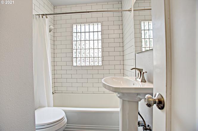 Bathroom - 8124 SE Market St