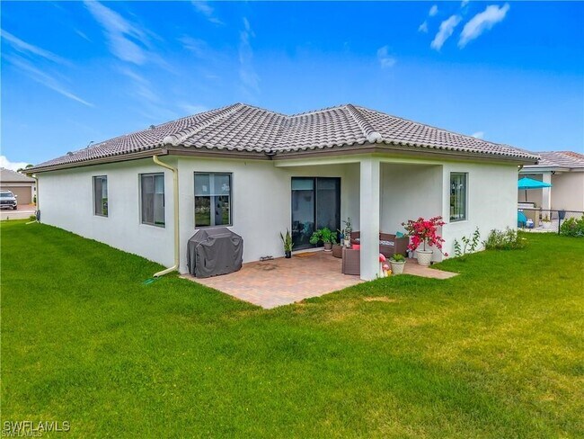 Building Photo - 5285 Marano Dr