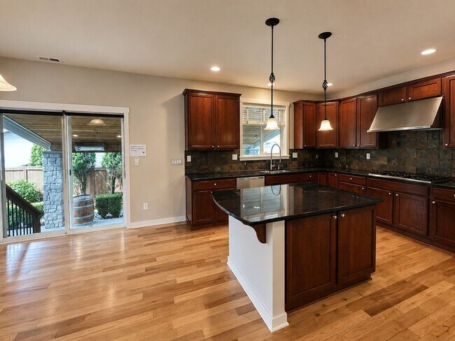 Building Photo - 4Bd/2.5Ba Bothell Home