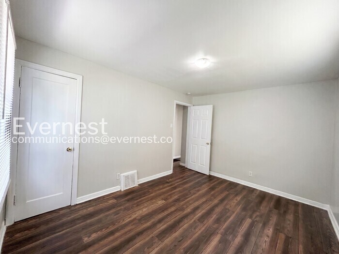 Building Photo - 4877 Norwich Pl
