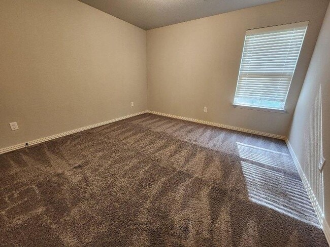 Building Photo - 1618 Lil Larry Dr