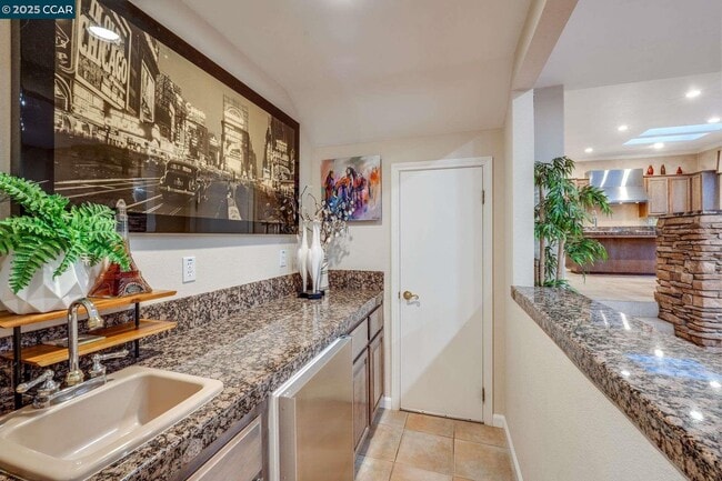 Building Photo - 1105 Peacock Creek Dr