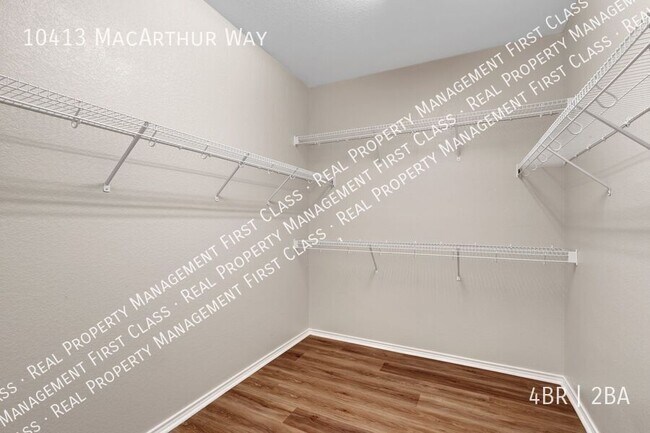 Building Photo - 10413 Macarthur Way
